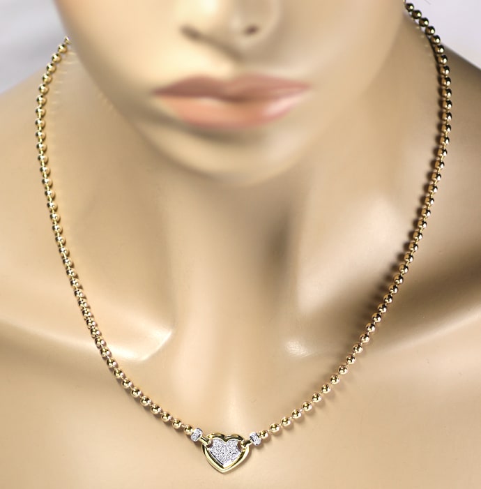 Foto 4 - Geschmackvolles Herz-Goldcollier mit Diamanten, S5529